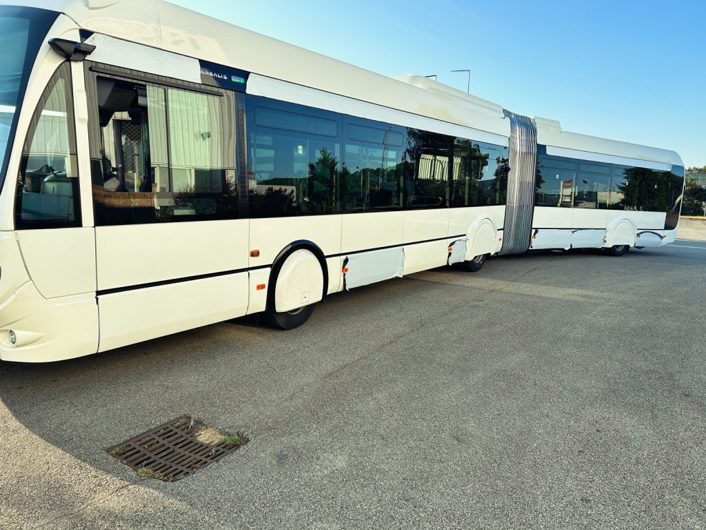 Car articulé convoyé par VFC Convoyage